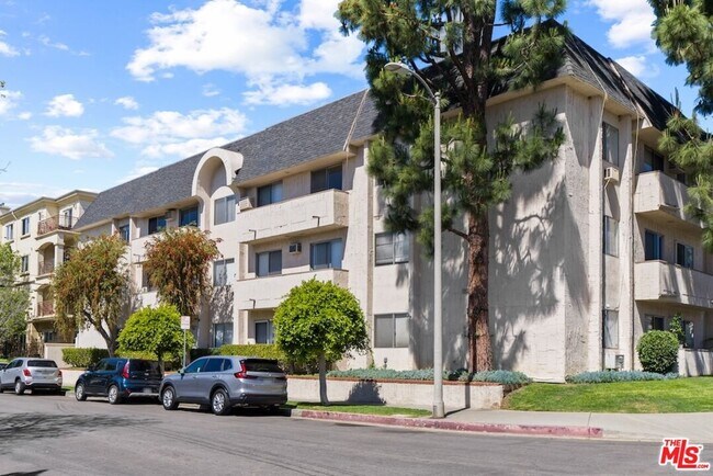 1831 Prosser Ave in Los Angeles, CA - Building Photo - Building Photo
