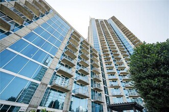 400 W Peachtree St NW in Atlanta, GA - Building Photo - Building Photo