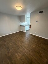 5220 Weber Rd in Corpus Christi, TX - Building Photo