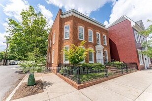 6 S Harvie St in Richmond, VA - Building Photo