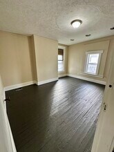 735 Fountain Sq, Unit 735 Downstairs in Zanesville, OH - Building Photo - Building Photo