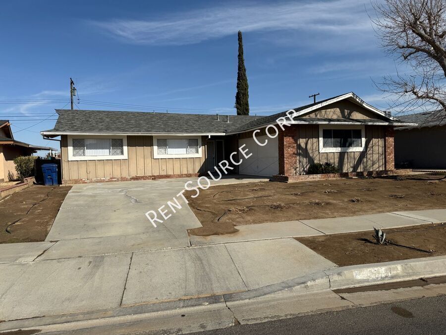 1177 W Ave J-11 in Lancaster, CA - Building Photo