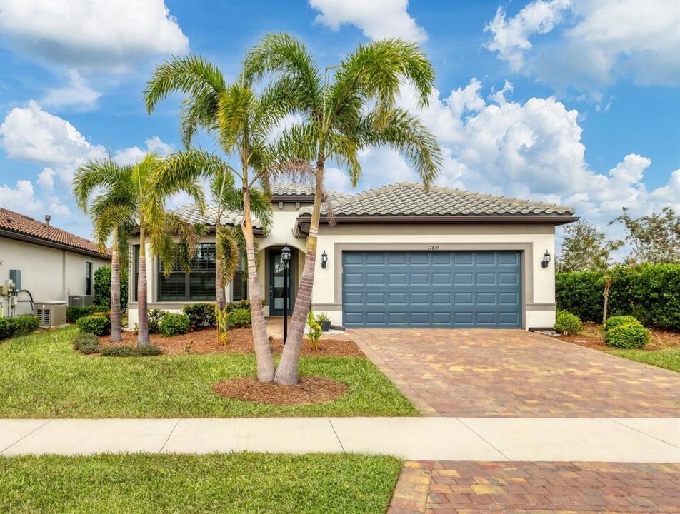 17819 Eastbrook Ter in Bradenton, FL - Building Photo