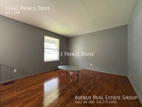 10441 Prince Dr in St. Louis, MO - Building Photo - Building Photo