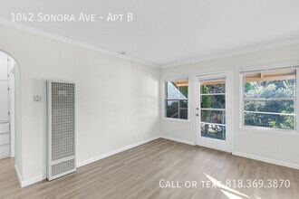 1042 Sonora Ave in Glendale, CA - Foto de edificio - Building Photo