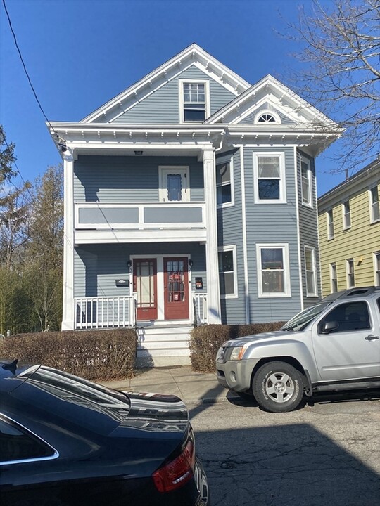 59 Oaklawn St in New Bedford, MA - Building Photo