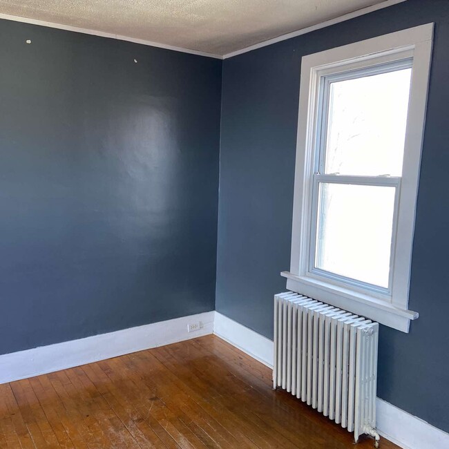 property at 615 W Baraga Ave