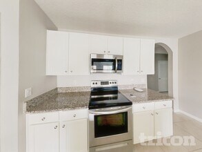 9013 Pinales Wy in Kissimmee, FL - Foto de edificio - Building Photo