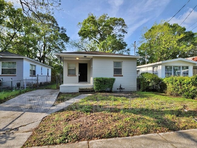 property at 1622 W 26th St