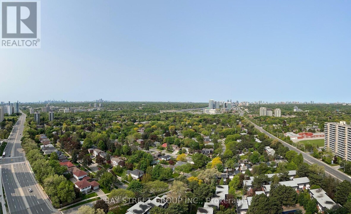 66-2066 Forest Manor Rd in Toronto, ON - Building Photo