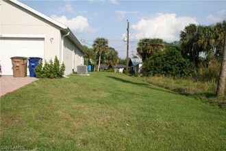 2281 Thurlow St in Alva, FL - Building Photo - Building Photo