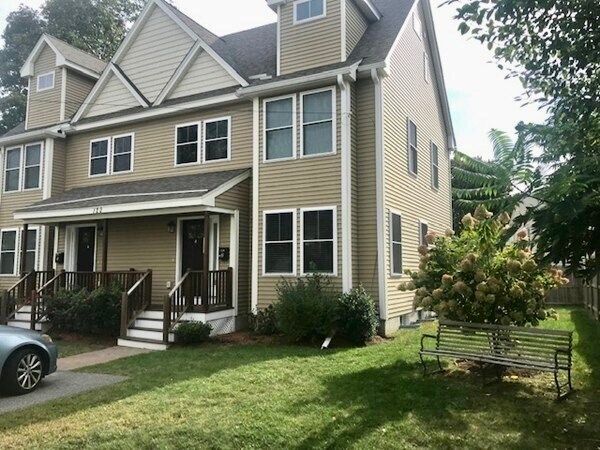 122 Harvard Ave in Medford, MA - Foto de edificio