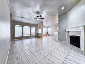 39 N Merryweather Cir in Conroe, TX - Building Photo - Building Photo