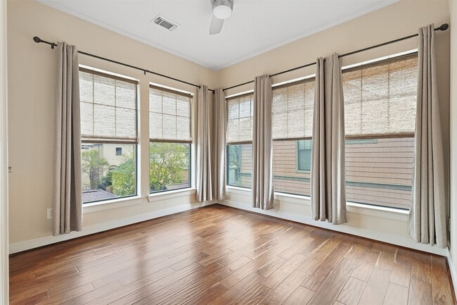 1719 Welch St in Houston, TX - Building Photo - Building Photo