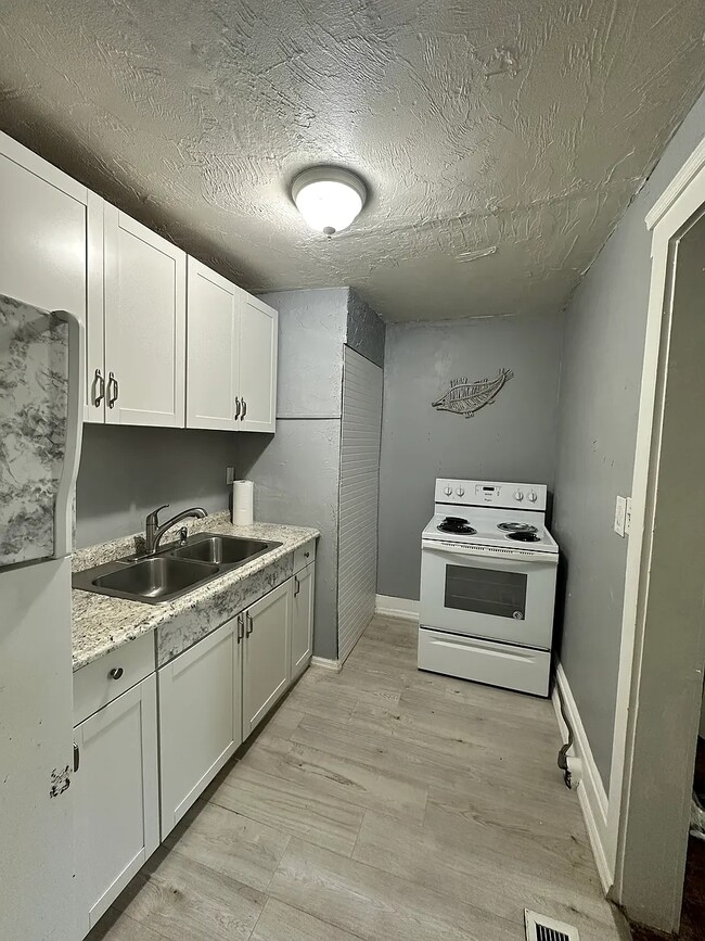 827 N Oleander Ave in Daytona Beach, FL - Building Photo - Building Photo