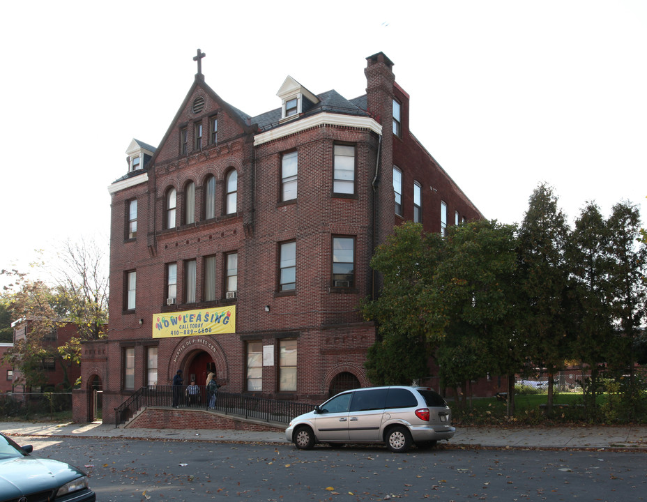 908 Valley St in Baltimore, MD - Building Photo