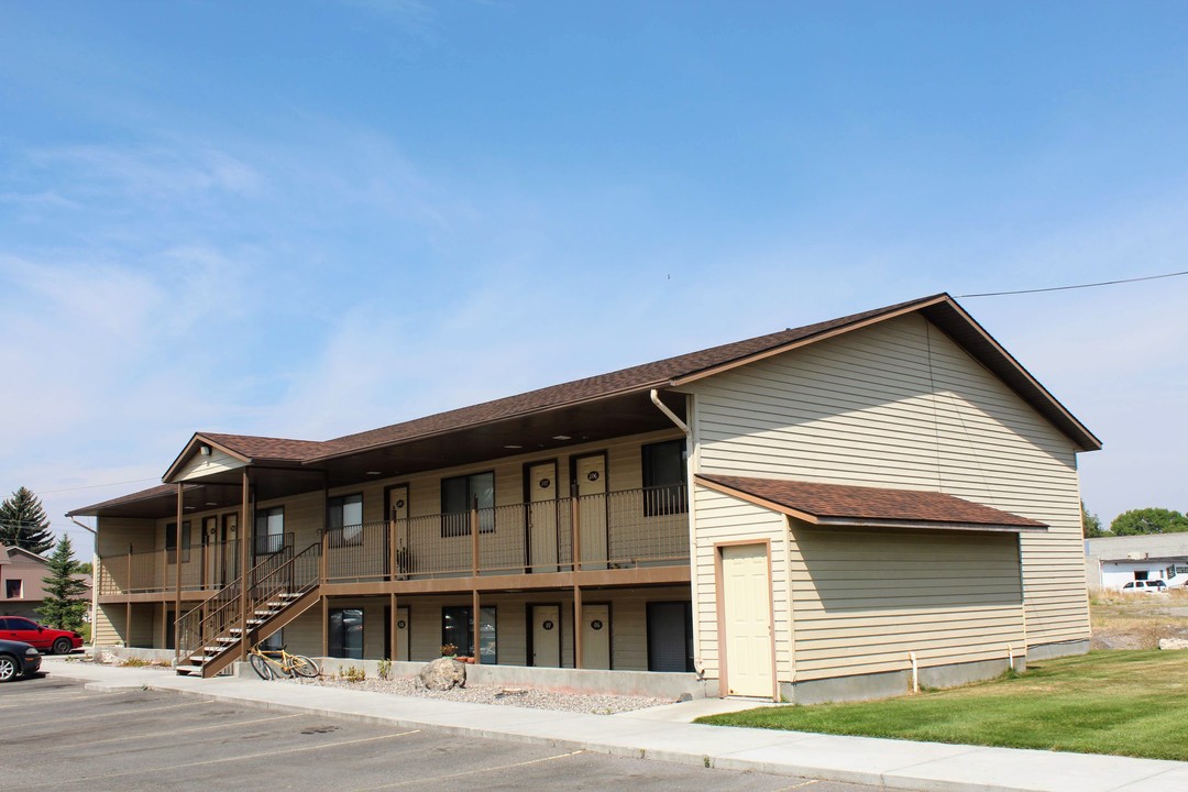 Willowbrook Apartments in Rexburg, ID - Building Photo