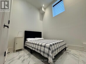 187 Fairholme Ave in Toronto, ON - Building Photo - Building Photo