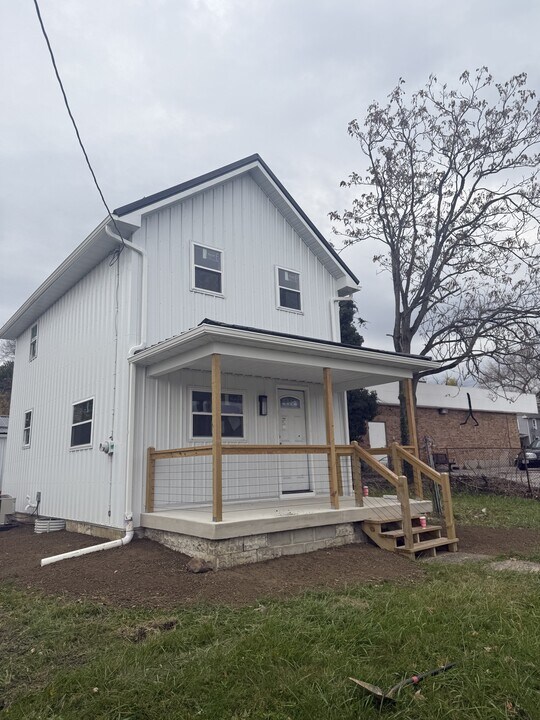 14 Evans St in Niles, OH - Building Photo