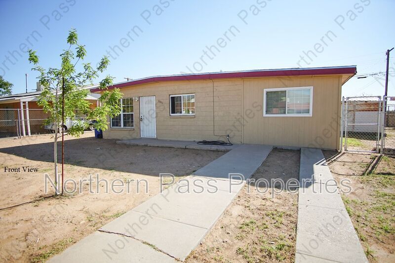 8300 Mt Everest Dr in El Paso, TX - Building Photo