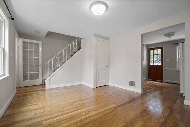 37 Regent Rd in Malden, MA - Building Photo - Building Photo