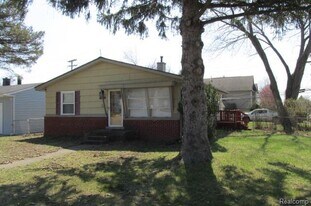 30953 7 Mile in Livonia, MI - Building Photo