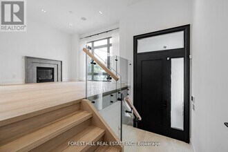 171 Elmwood Ave in Toronto, ON - Building Photo - Building Photo