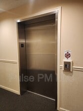 985 Mistflower Ln in Florence, KY - Building Photo - Building Photo