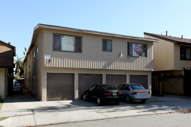 758 Newport Ave in Long Beach, CA - Foto de edificio - Building Photo