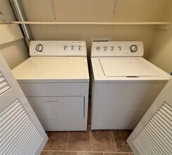 2727 Briarhurst Dr in Houston, TX - Building Photo - Building Photo