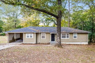 924 Charles Ct in Birmingham, AL - Building Photo