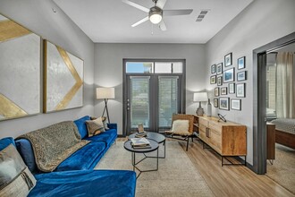 The Brick and Mortar District Apartments in Kyle, TX - Foto de edificio - Building Photo