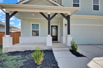 113 Greenthread Dr in Liberty Hill, TX - Building Photo - Building Photo