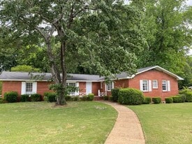 44 Southmont Dr in Tuscaloosa, AL - Building Photo