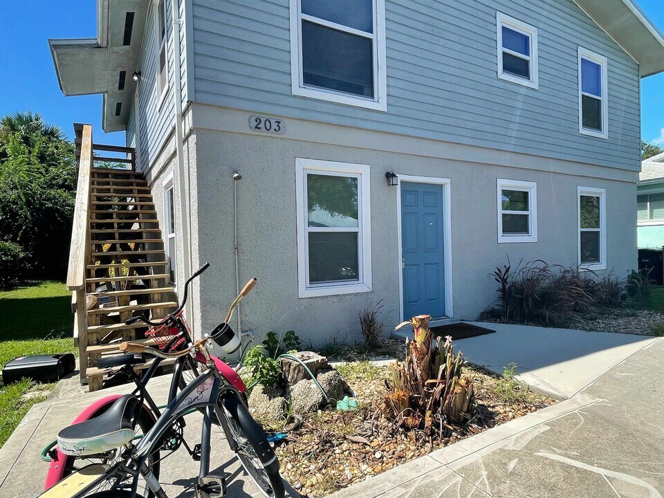 203 9th St-Unit -A in St. Augustine, FL - Building Photo