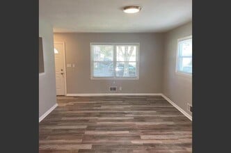 6923 W Tallmadge Pl in Milwaukee, WI - Building Photo - Building Photo