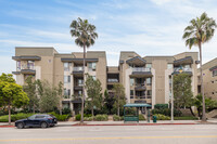 Promenade Playa Vista in Los Angeles, CA - Foto de edificio - Building Photo