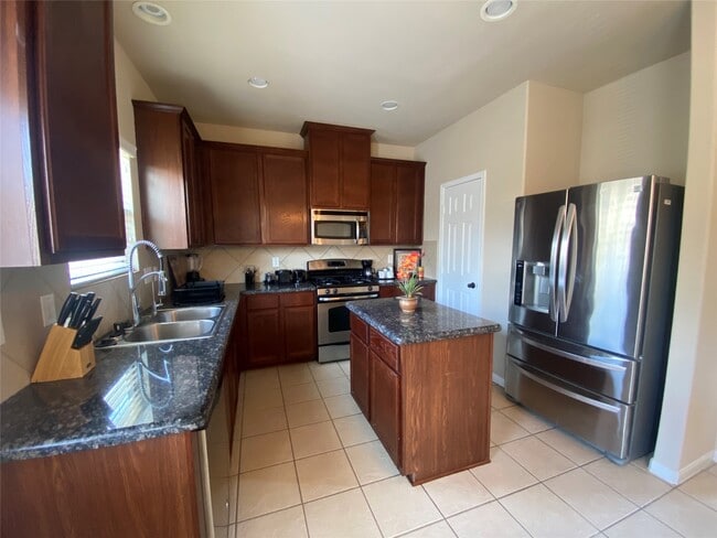 19606 Green Oasis Ct