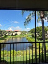 5147 Europa Dr in Boynton Beach, FL - Building Photo