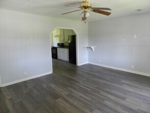 204 Dyer Dr in Waynesville, MO - Building Photo - Building Photo