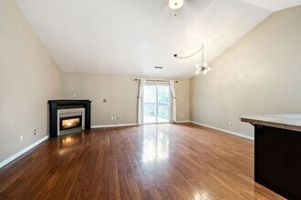 319 NW Angela Ln in Hillsboro, OR - Building Photo - Building Photo