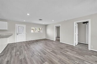 600 N Mill St in Bowie, TX - Building Photo - Building Photo