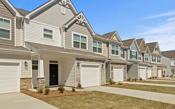 207 Arbor Trl in Powdersville, SC - Foto de edificio - Building Photo