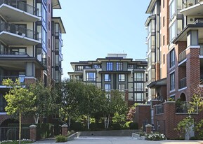 Sussex House in White Rock, BC - Building Photo