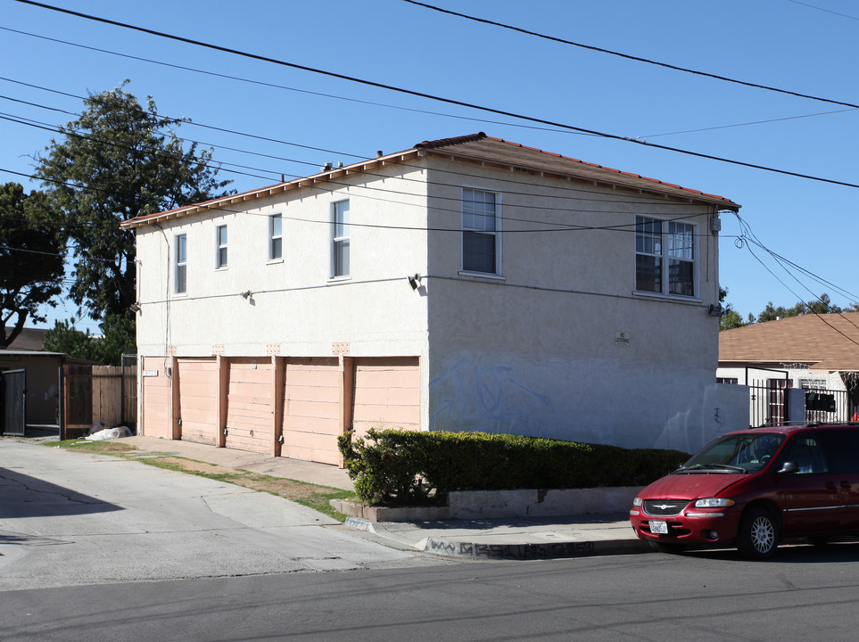 1518 S 42nd St in San Diego, CA - Foto de edificio