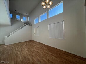 2697 Hillgrass Rd in Las Vegas, NV - Building Photo - Building Photo