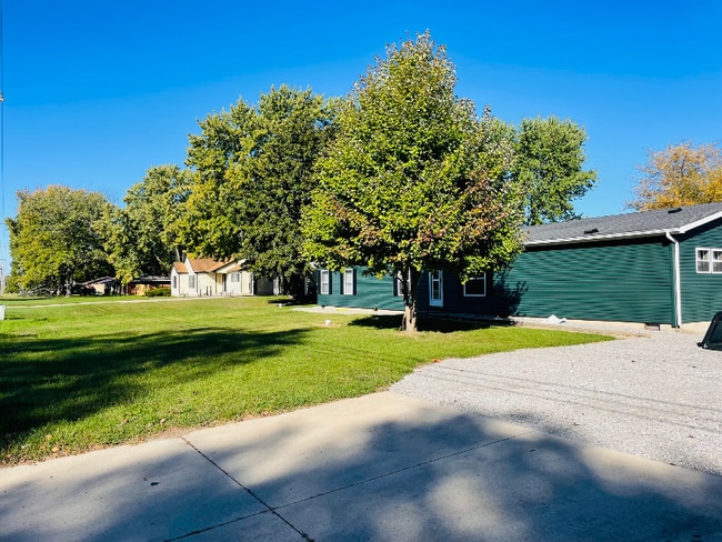 4313 Midway Rd in Elkhart, IN - Foto de edificio - Building Photo