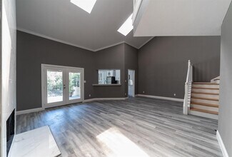 9400 Doliver Dr in Houston, TX - Building Photo - Building Photo
