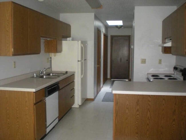 1110 Grandview Ave in Tomah, WI - Building Photo - Building Photo