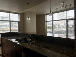 1515 Dock St in Tacoma, WA - Foto de edificio - Building Photo